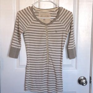 Abercrombie and Fitch 3/4 sleeve T shirt
